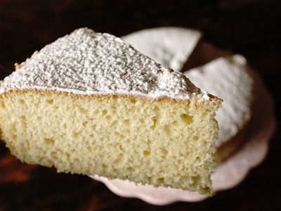 La receta de la abuela para que el bizcochuelo te salga alto, húmedo y super esponjoso