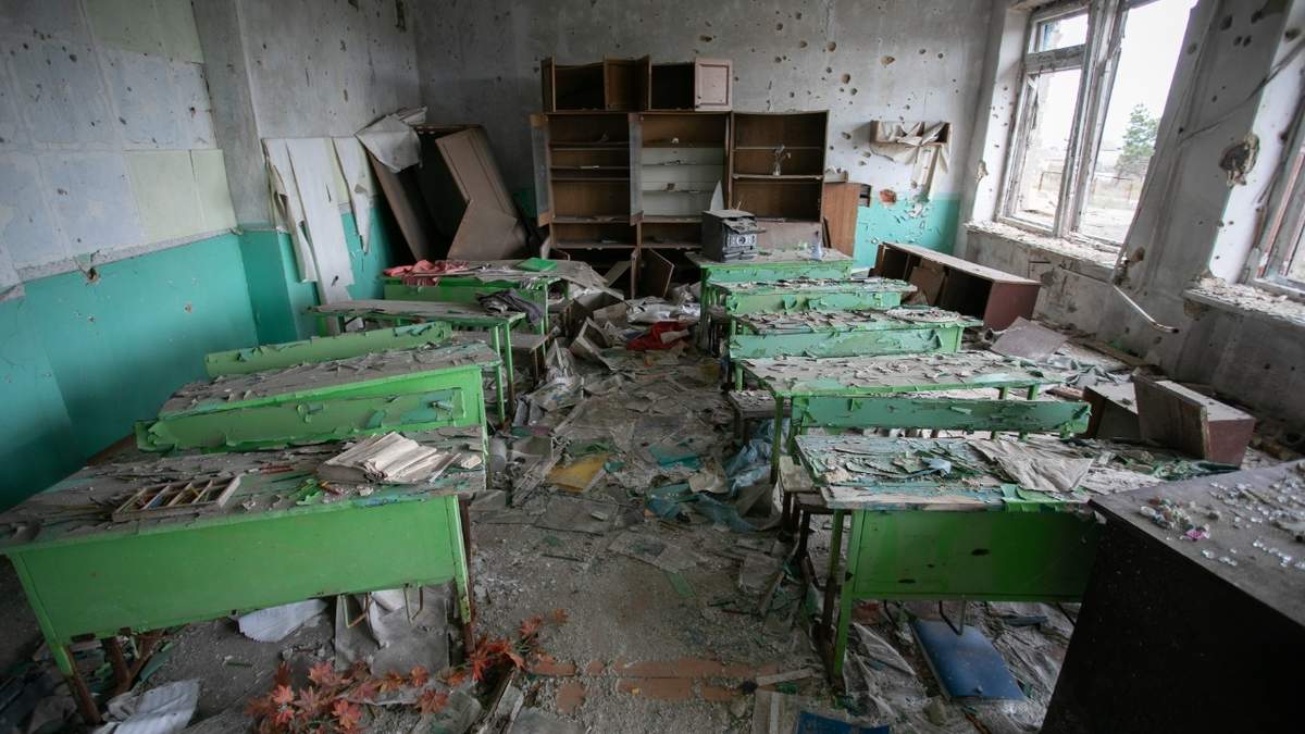 Escuelas del este de Ucrania dañadas