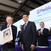 Familia de filántropo se declara beneficiaria de la Fundación Mary Street Jenkins