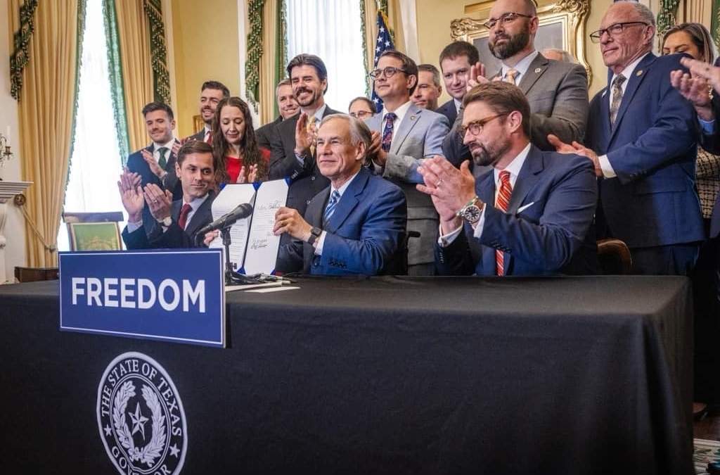 El republicano Greg Abbott. Otra medida antimigrante