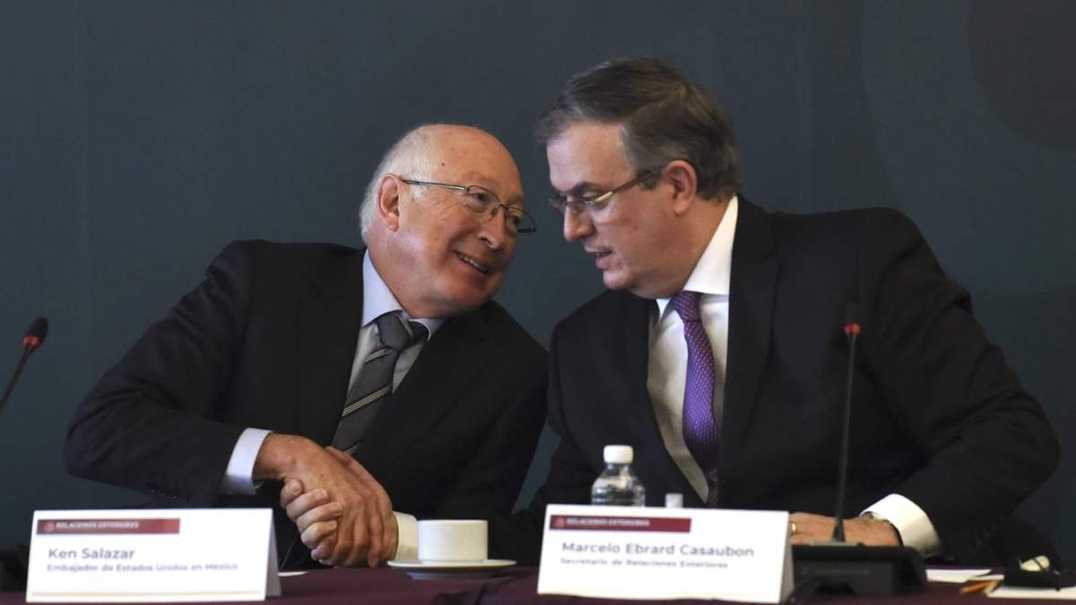 Ken Salazar y Marcero Ebrard