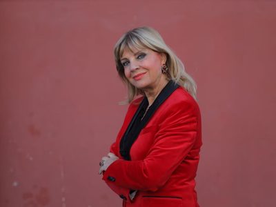 A los 74 años, Teté Coustarot enseña cómo usar los pantalones engomados que seguro tenés en el armario
