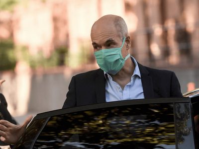 ¡Pagó 3.000 pesos por cada uno y no sirven para nada! Rodríguez Larreta compró barbijos vencidos