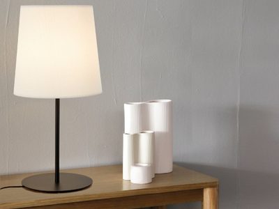 Con cartón y papel crepé podés hacer una lámpara chic para tu living, y nadie sabrá con qué la hiciste