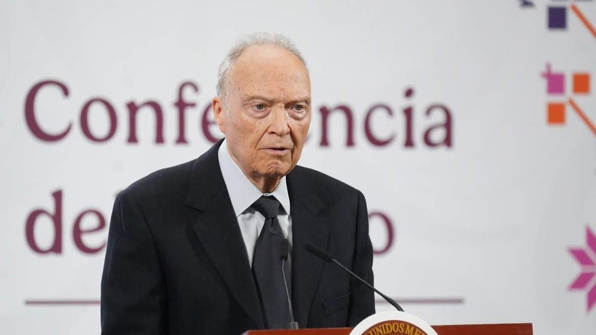 El exfiscal general de la República, Alejandro Gertz Manero en la conferencia matutina de Palacio Nacional, este martes 7 de octubre de 2025