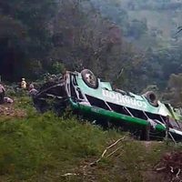 Se accidenta autobús de la línea Conexión al norte de Veracruz; hay ocho muertos