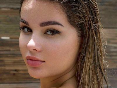 ¡Rompió el récord! Anastasiya Kvitko y el jean más ajustado que hayas visto ¿Preparado?