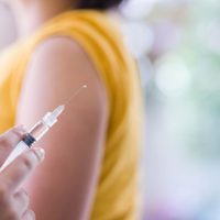 La India seguirá con los ensayos de la vacuna de AstraZeneca
