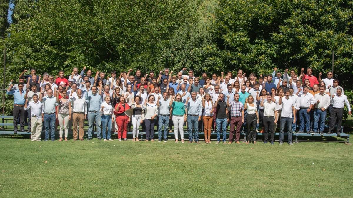 Todos los candidatos y candidatas que acompañarán a Figueroa. Fuente: (Facebook)