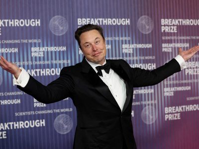 Musk pulveriza todos los récords y su fortuna ya supera los 700 mil millones