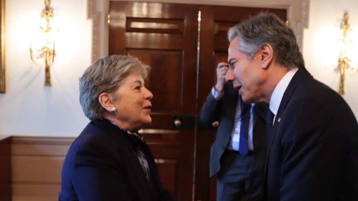 La canciller mexicana Alicia Bárcena con el secretario de Estado de EU, Antony Blinken