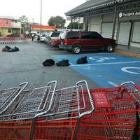 Más terror en Tamaulipas: bolsas con restos humanos en un Soriana, descuartizado en hielera, multihomicidio