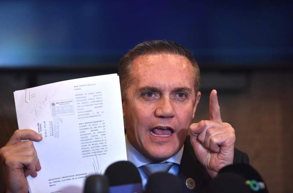 Conferencia de Adrián Rubalcava
