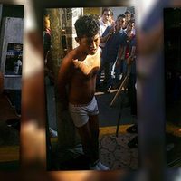 Semidesnudos y atados entregan a la policía de Veracruz a tres presuntos saqueadores