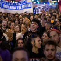 Decenas de miles de españoles protestan en Barcelona por altos costos de alquileres