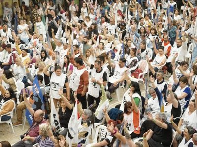 Docentes de Neuquén aprobaron el balance del gremio ATEN