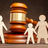 Condenan a un padre a pagar 65 millones de pesos por desconocer a su hijo biológico