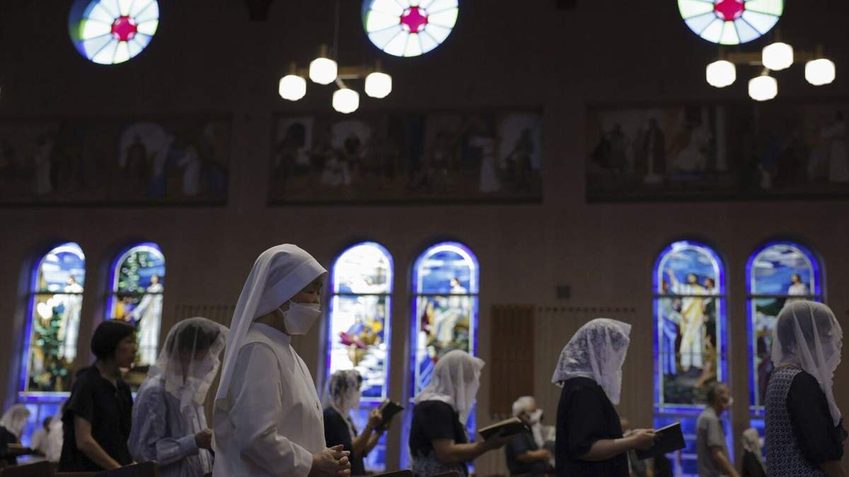 La ceremonia por el 78vo aniversario de la bomba atómica en Nagasaki, Japón, en la Catedral Urakami