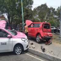 Camión de carga choca a cinco vehículos en Insurgentes; hay 11 heridos