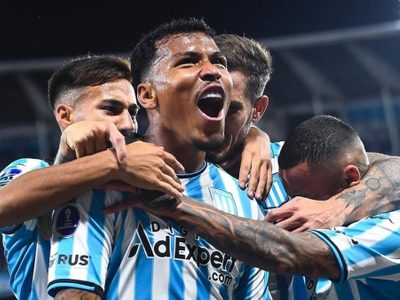 “No lo damos caído”: en Racing ofrecieron un nuevo contrato para convencer a Roger Martínez