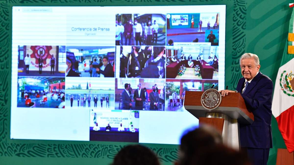 AMO y su esposa Beatriz Gutiérrez narraron el regreso a clases de su hijo