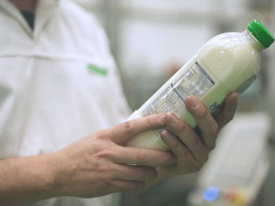 Con la botella plástica de leche que ibas a tirar, hacé este hermoso taper para llevar lo quieras a donde quieras