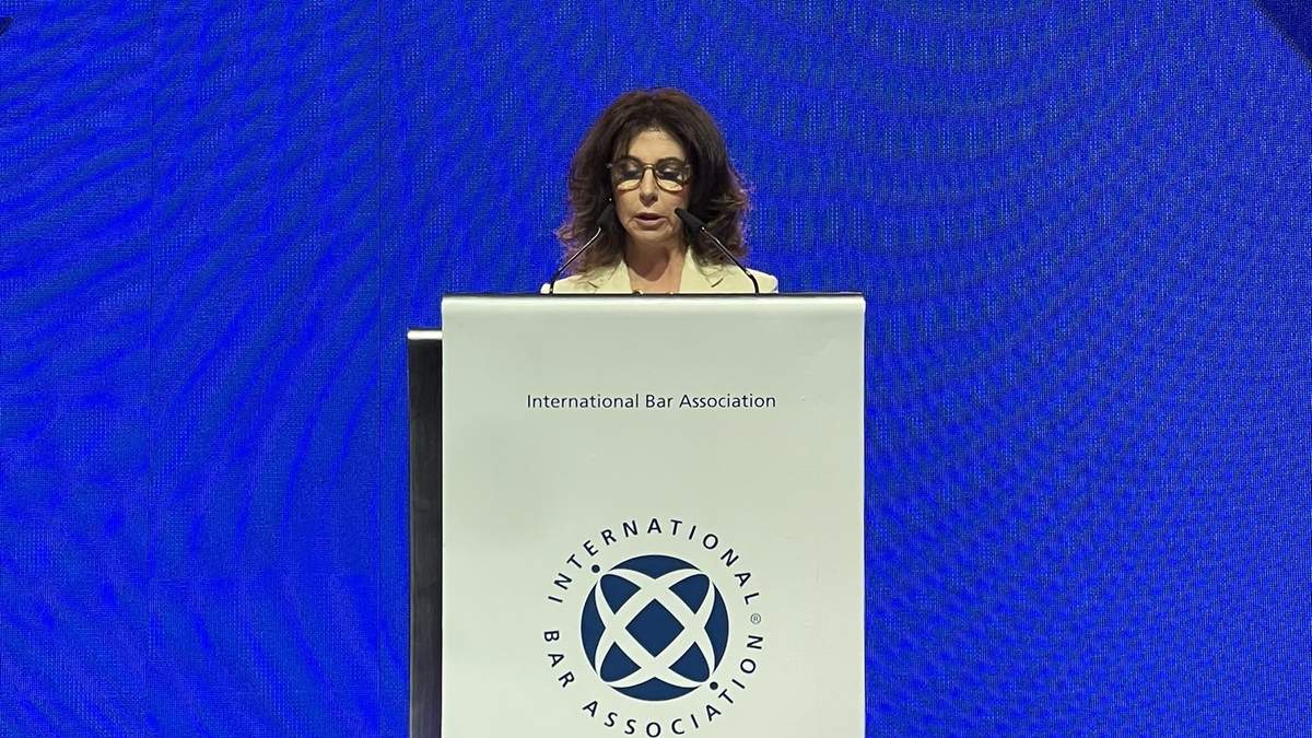 Almudena Arpón de Mendívil Aldama, presidenta de la IBA, destacó que México es un país con enorme potencial que no debe desaprovechar tanto talento femenino en el sector legal