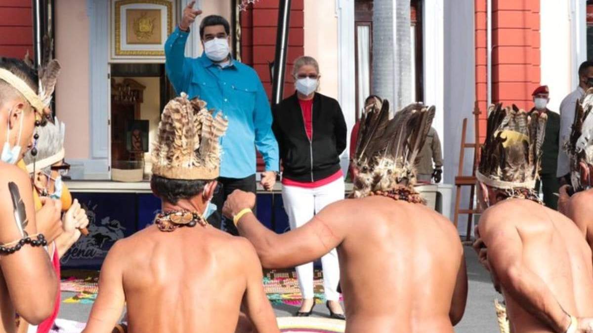 Maduro dijo que pedirá a España se disculpe por el "genocidio" en América