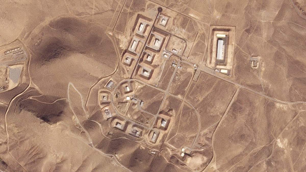 Foto satelital de Planet Labs PBC que muestra edificios dañados de la base militar Khojir en las afueras de Teherán, Irán