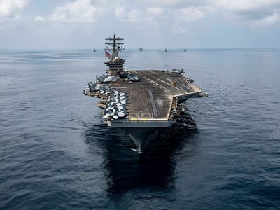 Funcionarios de Sedena, Marina y SRE visitan el portaaviones estadunidense USS Nimitz