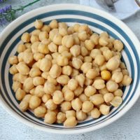Garbanzos hechos galletas: te sorprenderá lo fácil que es prepararlas y no parecen ni hechas de garbanzo