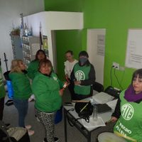 ATE se manifestó en Allen por la quita de sueldo a una portera postrada por enfermedad