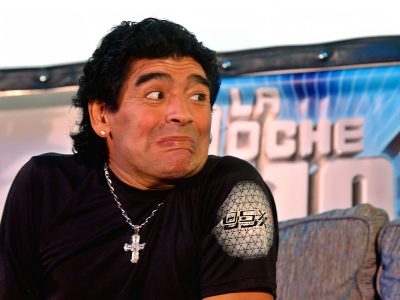 "La Noche del 10": los secretos detrás del contrato que firmó Diego Maradona para hacer el programa