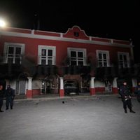Puebla: pobladores queman presidencia municipal porque autoridades les impidieron linchar a ladrón