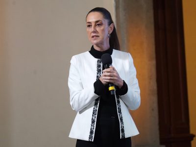 Sheinbaum revira a The New York Times: ¿En EU no se fabrica fentanilo?