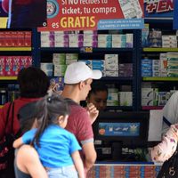 Cofepris expide registro para 375 medicamentos genéricos; elimina barreras para producirlos
