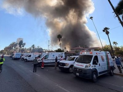Incendio en plaza de Los Mochis deja cuatro personas muertas