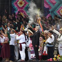 'Se manda obedeciendo al pueblo”, recuerdan a AMLO en ritual de purificación y entrega del bastón