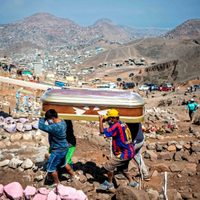 Alerta en Perú: el país registra la tasa de muertes per cápita más alta del mundo