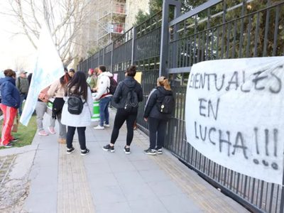 ATE protestó en Casa de Gobierno y advirtió: "Trasladan gente de oficinas sin respetar contratos"