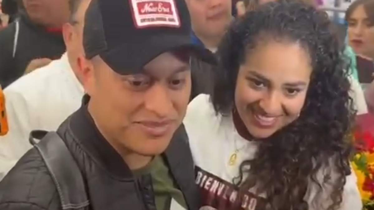 Arturo Zacarías fue recibido por su familia a su regreso a Veracruz