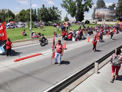 Después de 32 horas, la agrupaciones liberaron los puentes carreteros