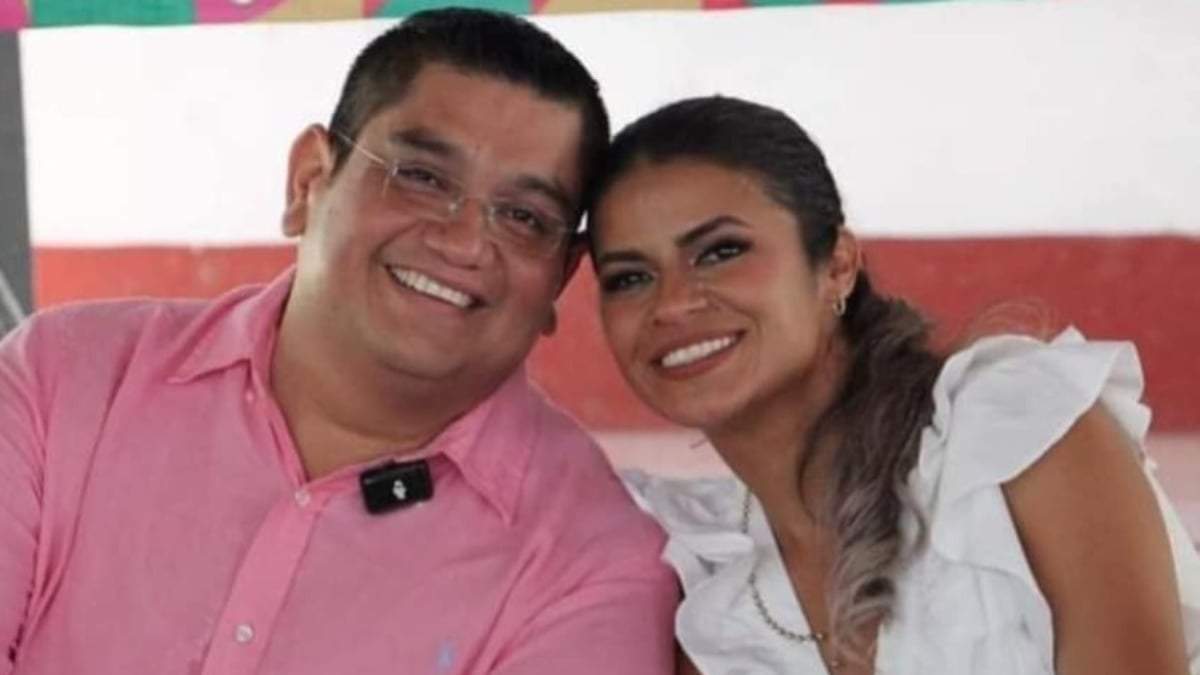 La candidata de la alianza PRI-PAN-PRD para la alcaldía de Coyuca de Benítez, Wendolín Solís Delgado y su esposo José Alfredo Cabrera