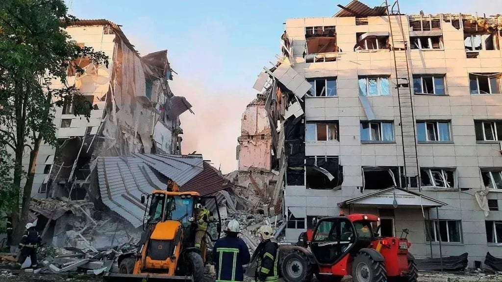 Una residencia estudiantil dañada por drones ucranianos en Starobilsk, en la región de Lugansk, controlada por Rusia, el viernes 22 de mayo de 2026