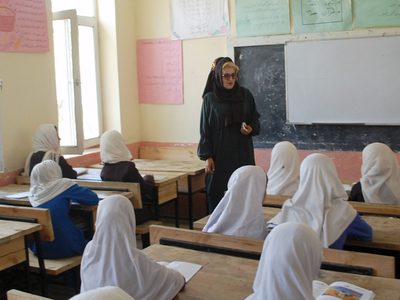Los talibanes anunciaron el regreso de las mujeres a la escuela en Afganistán: cuándo será