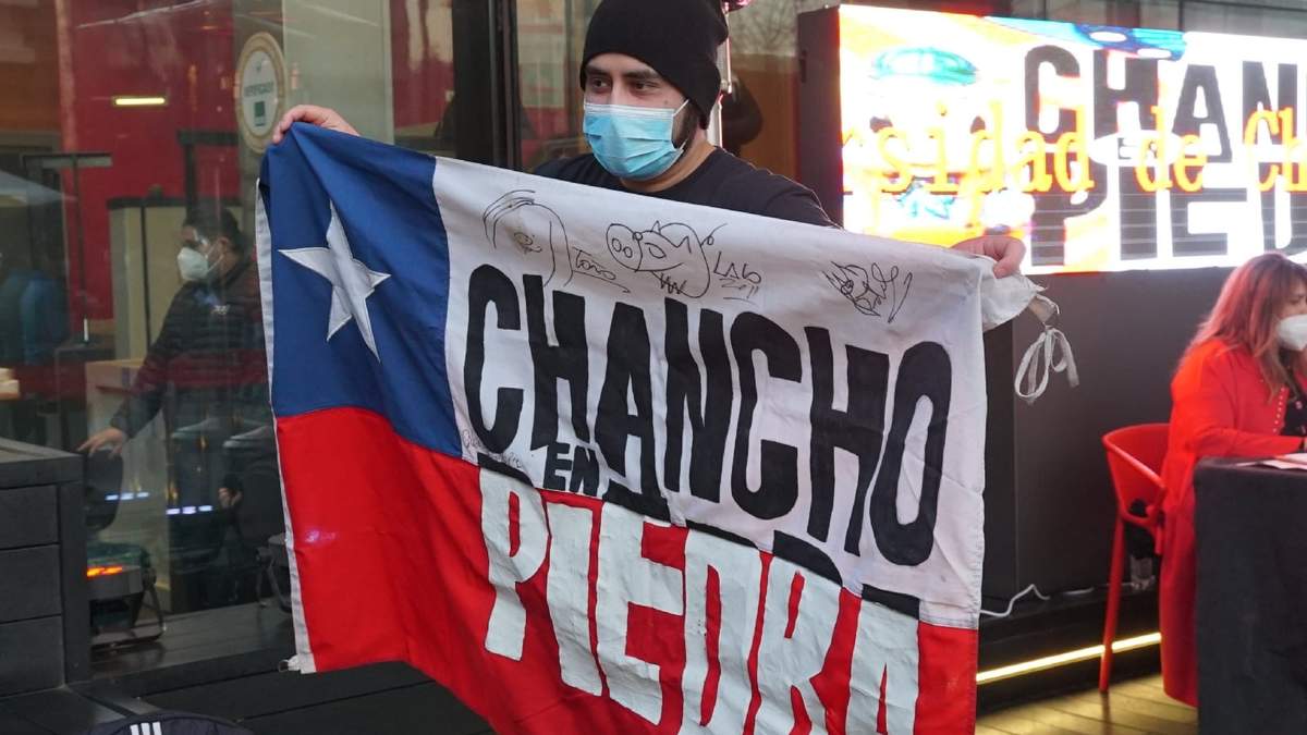 Uno de los participantes del concierto en Chile. Fuente: (Twitter)