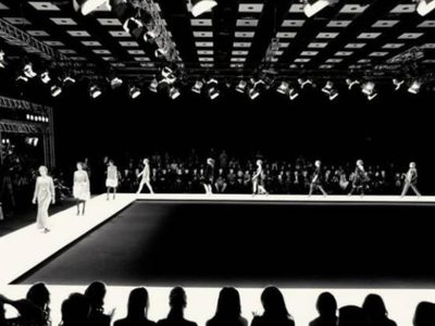 Moda: la icónica prenda de los 90 que vuelve y seguro tenés perdida en tu placard
