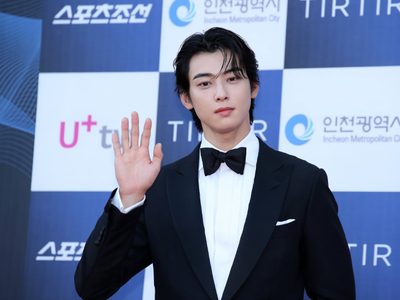 Imposible no ver: las fotos de Cha Eun Woo que revelaron su lado más fresco y natural