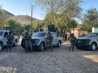"¡Suelten a la niña!" gritaban pobladores para que liberaran a la hija de Ismael "El Mayo" Zambada