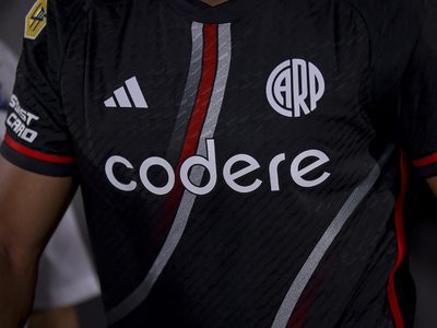 Caos y preocupación: el ex River que sufrió el incendio de su vehículo por perder un clásico